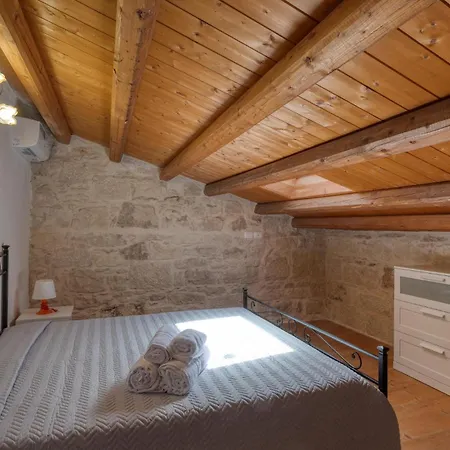 6 Bedroom In *